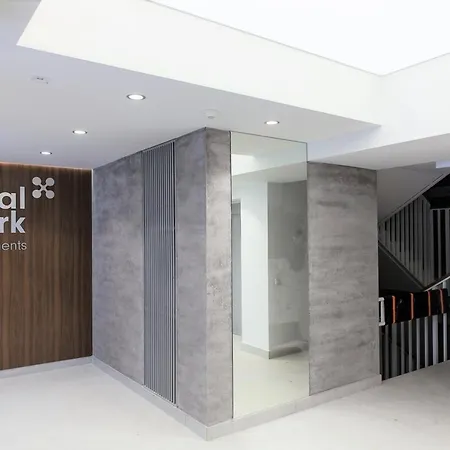 Luxury In City-4- Free Parking Apartment
